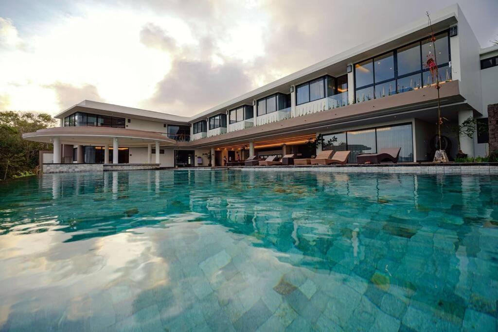 Grand Uluwatu Ungasan (Bali)