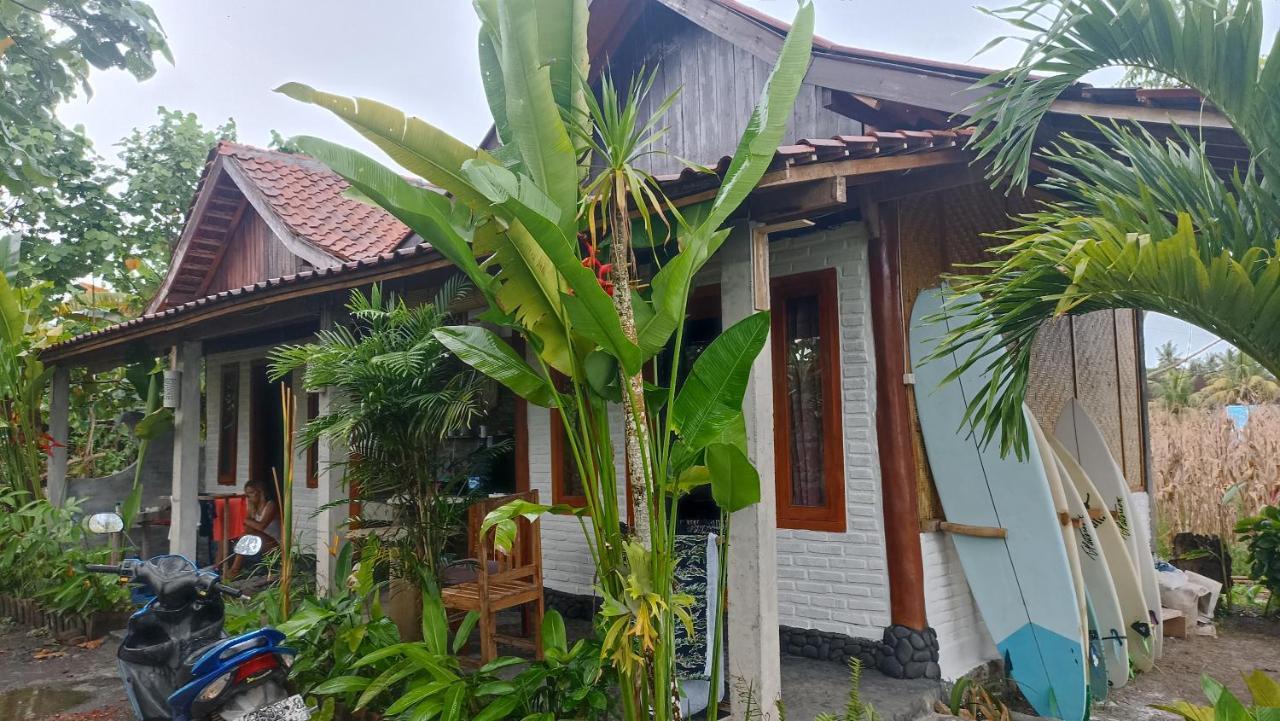 Ayolah Surf House &surf Camp Homestay Jembrana (Bali)