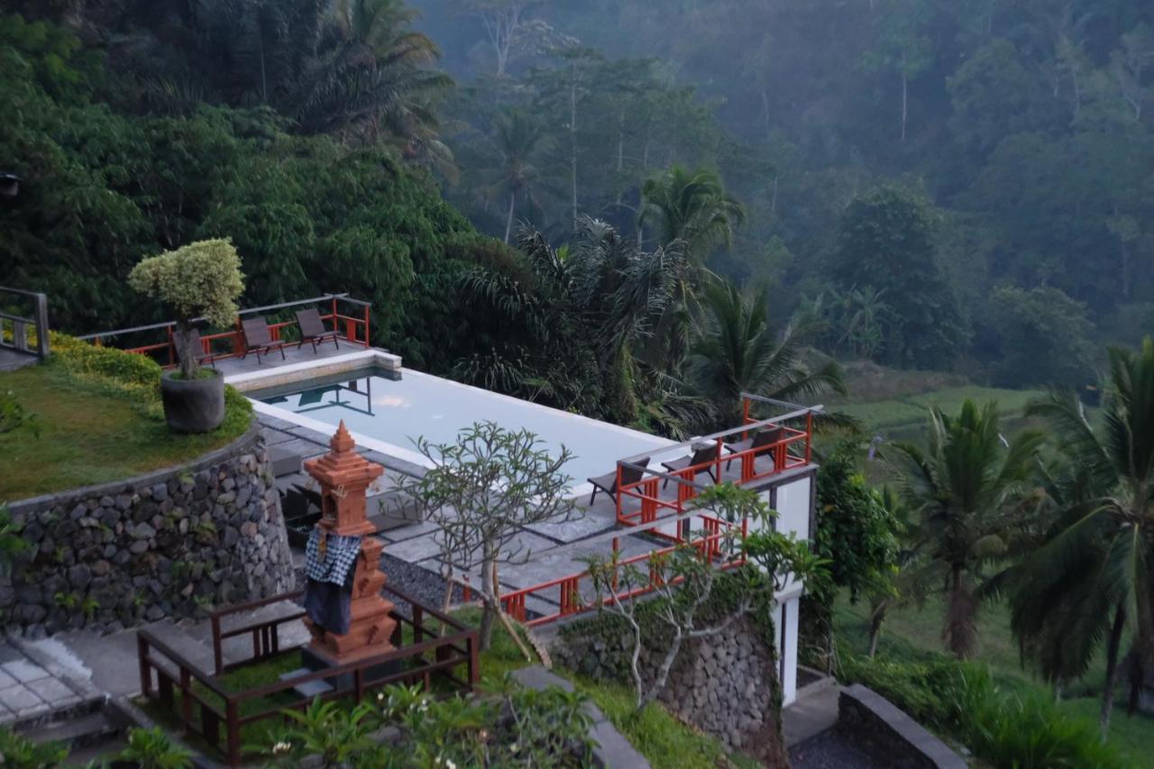 Resort Suarapura &