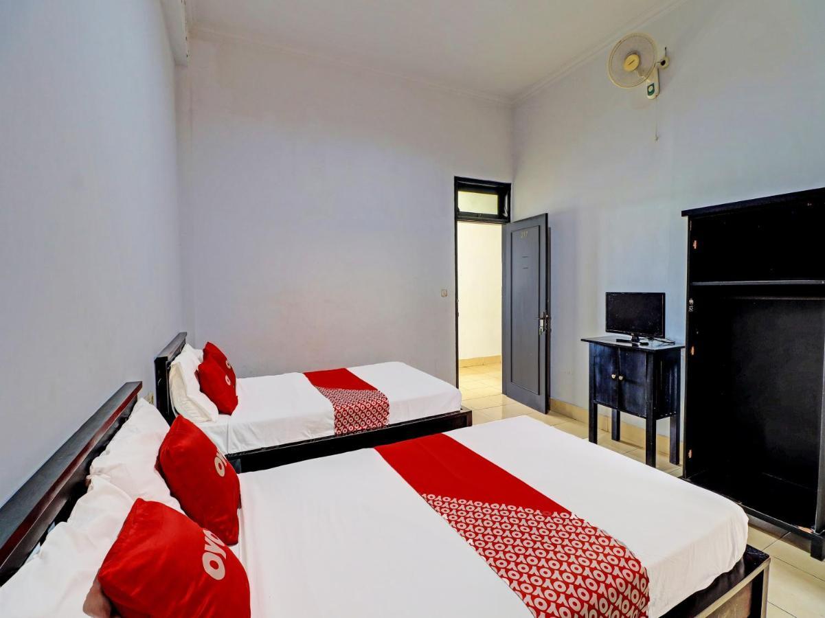 Oyo 90067 Nuansa Indah Hotel
