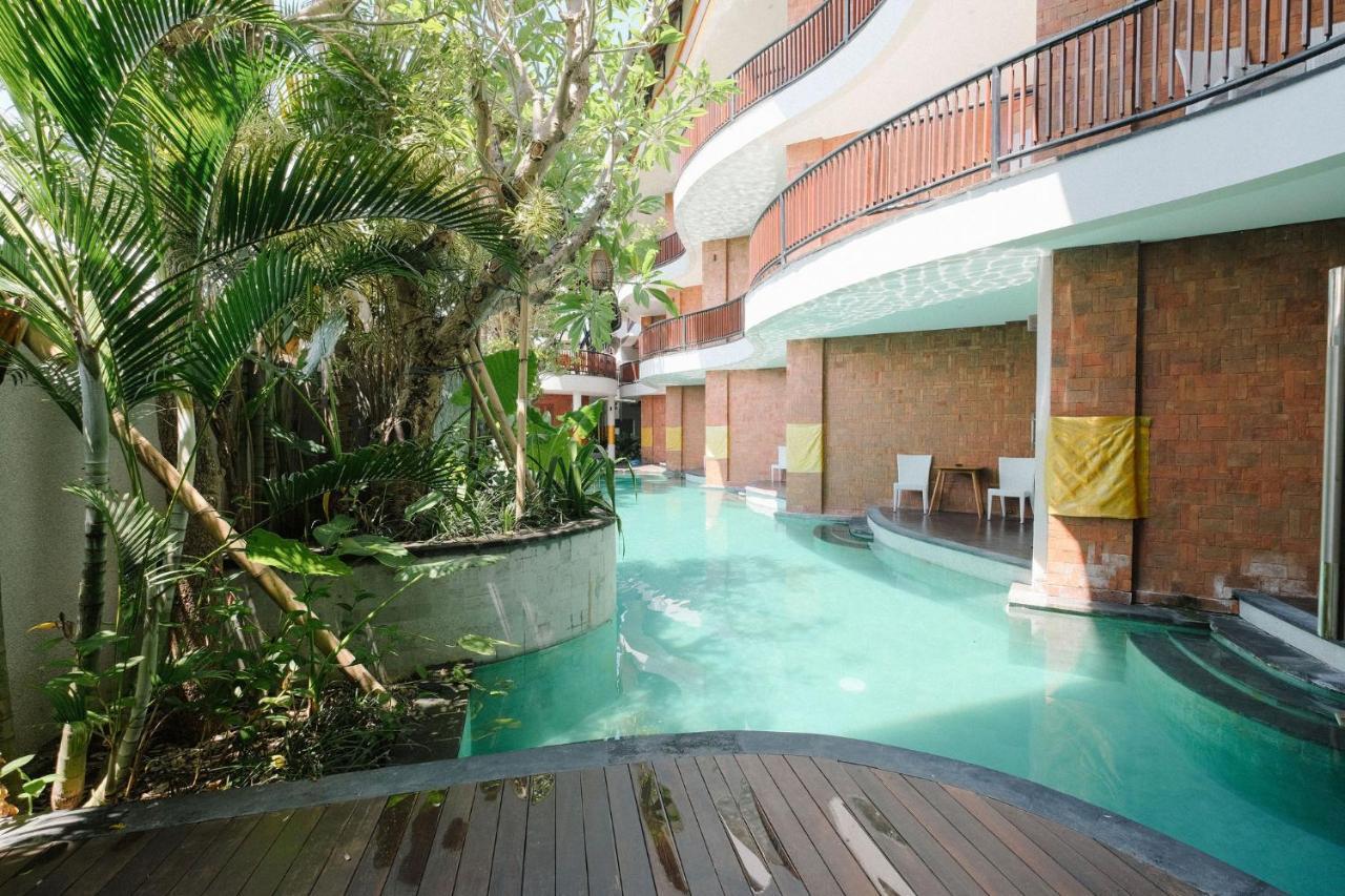 Djabu Seminyak Hotel 4*