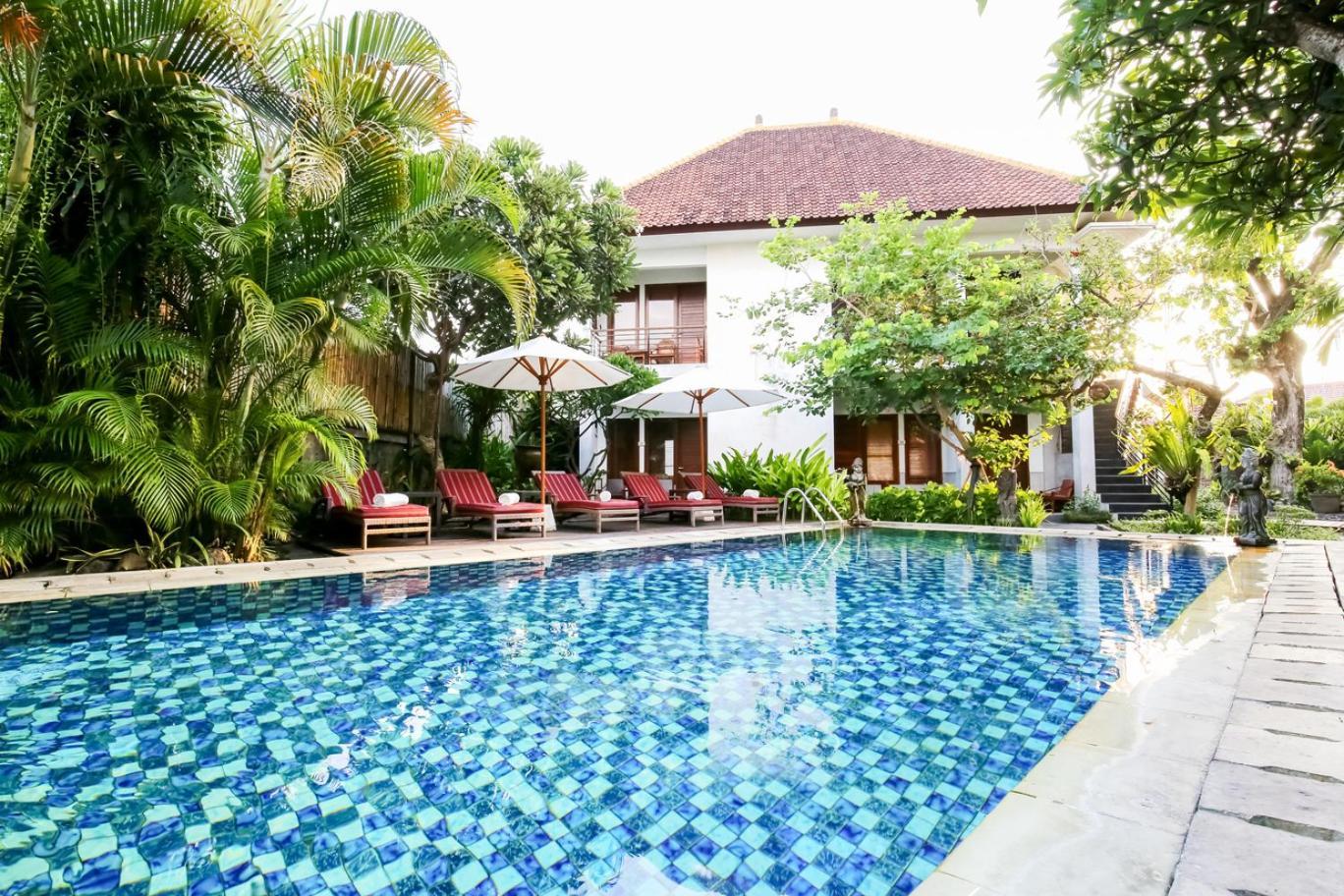 Hotel Sari Kuta 3*