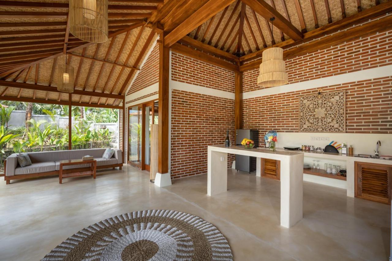 Villa Kampung Uma Dawa And *