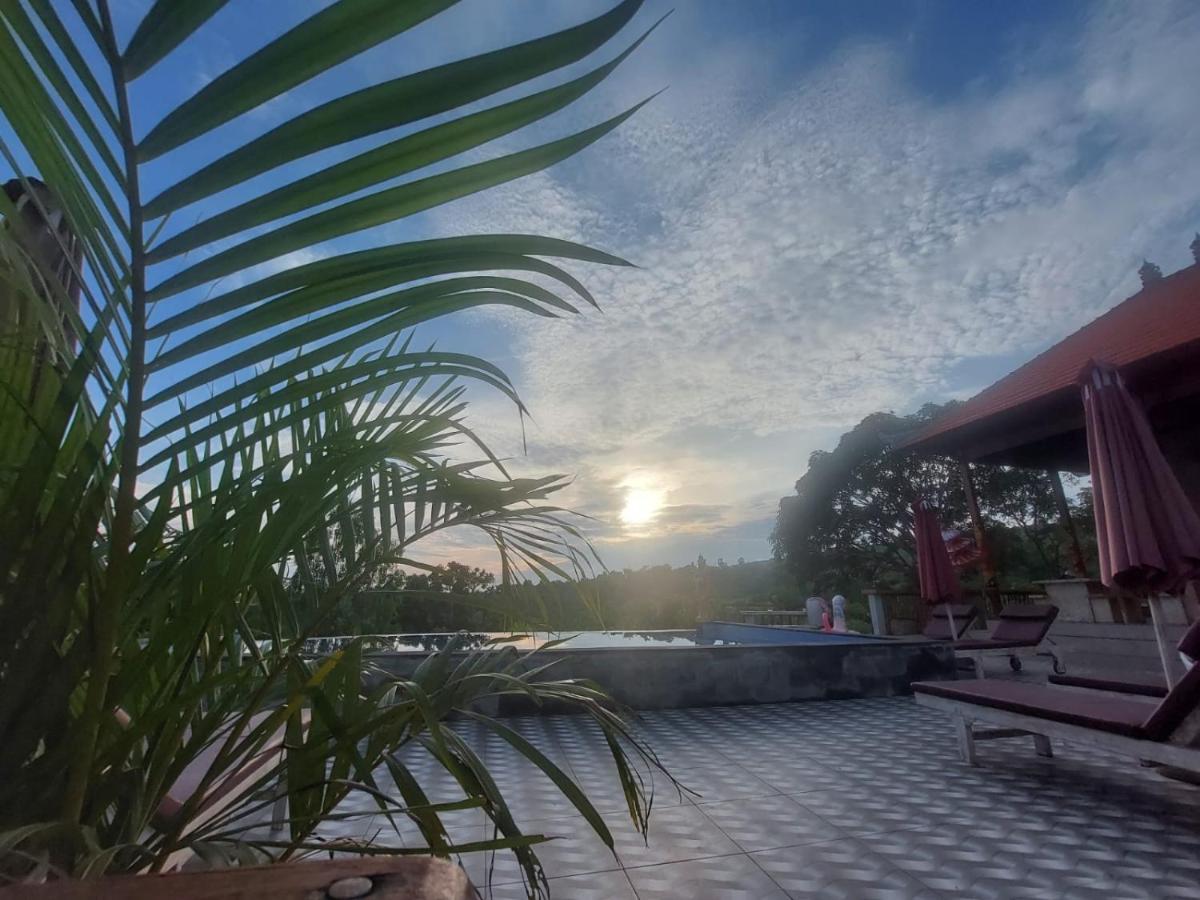 Hotel Innora Jungle And Batununggul