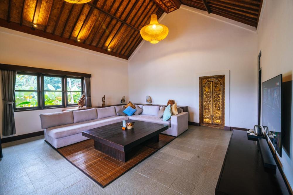 Sidemen Villa