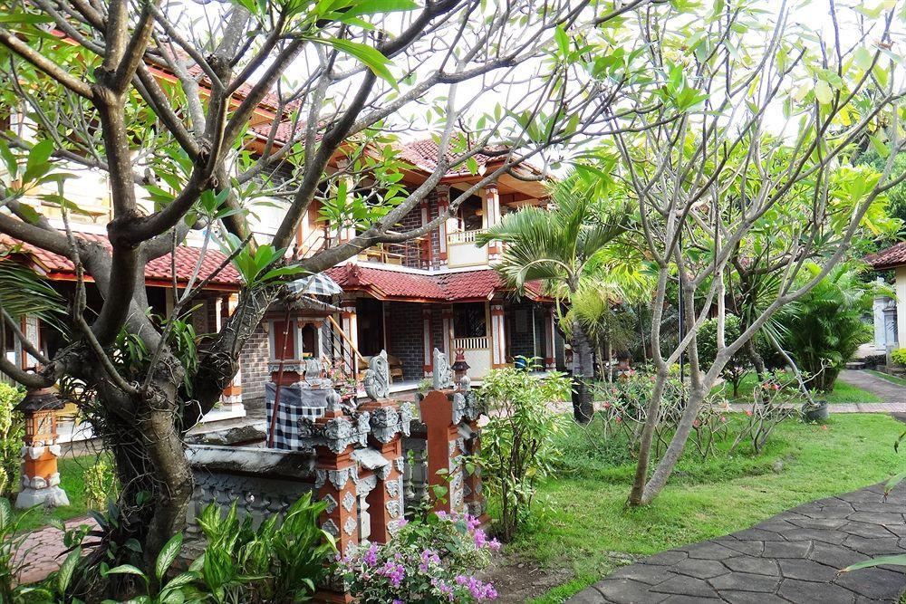 Bali Lovina Hotel 3*