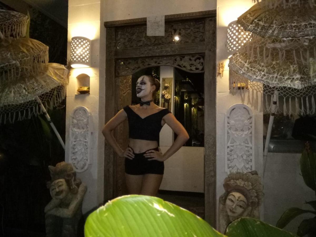 Sutya Kuta (Bali)