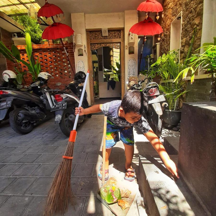 Sutya Kuta (Bali)