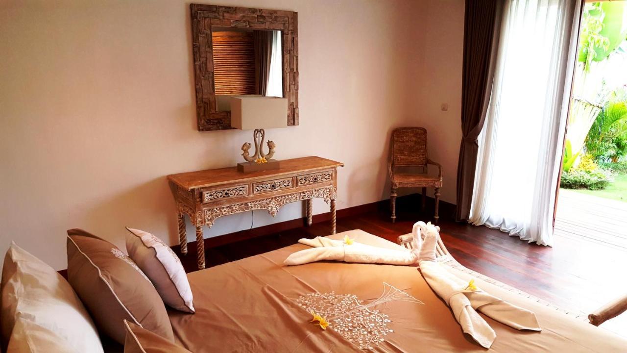 Villa Lovely 4br Private Pool With Sundeck! 10mins Ride To