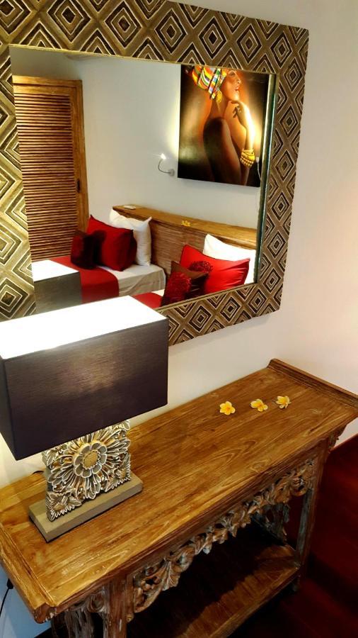 Villa Lovely 4br Private Pool With Sundeck! 10mins Ride To *