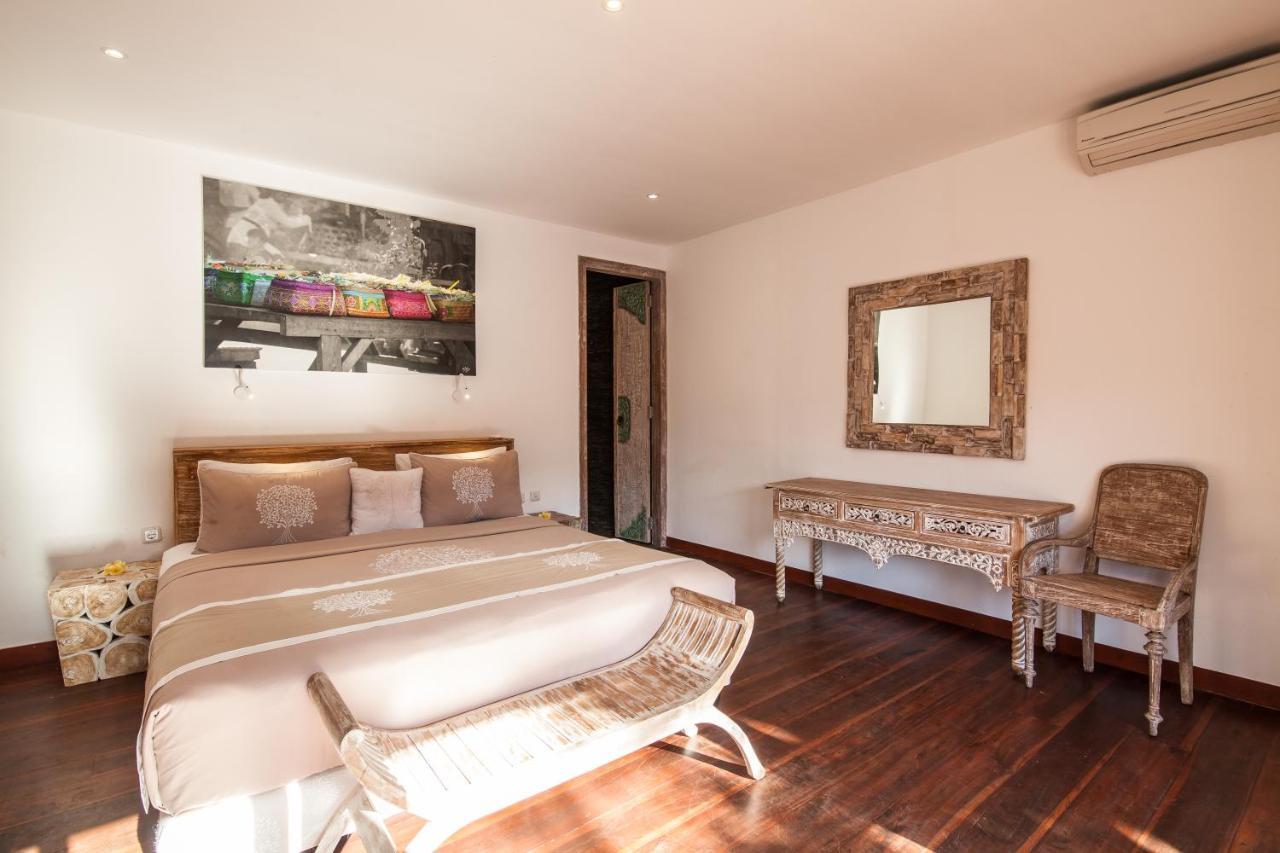 Lovely 4br Private Pool With Sundeck! 10mins Ride To Canggu (Bali)