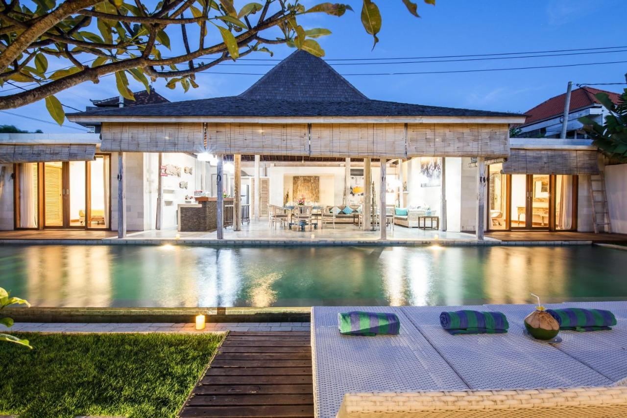 Lovely 4br Private Pool With Sundeck! 10mins Ride To Canggu (Bali)