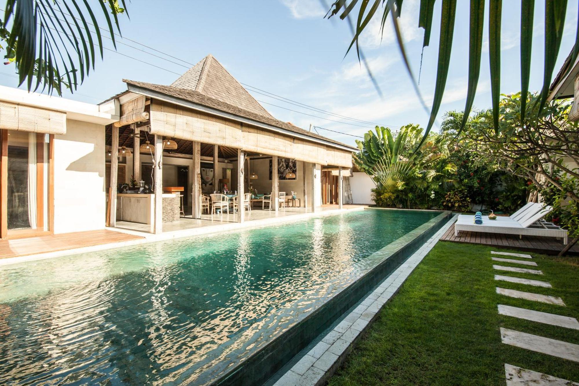 Lovely 4br Private Pool With Sundeck! 10mins Ride To Villa Canggu (Bali)