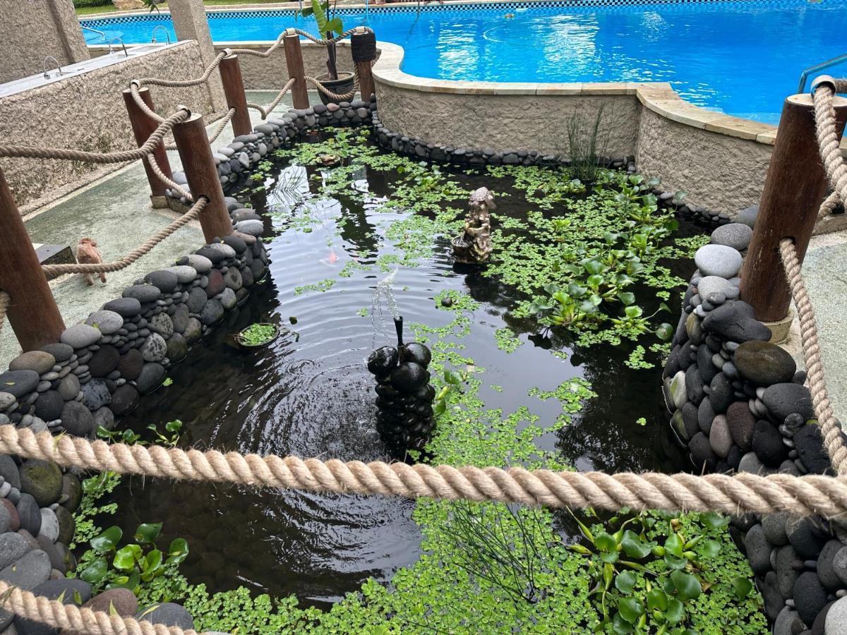 Lunar Dive Resort: Bamboo Resort