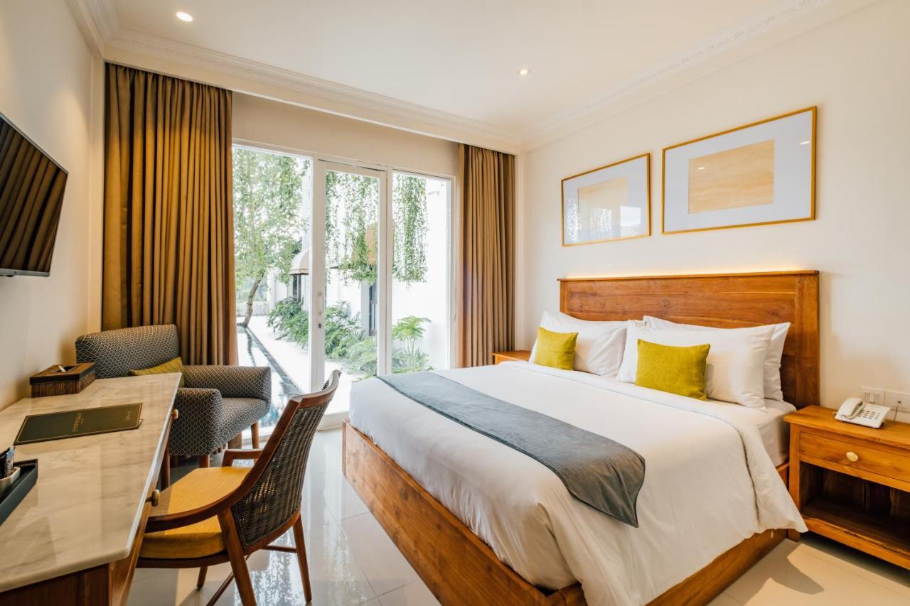 Umpadhi Hotel