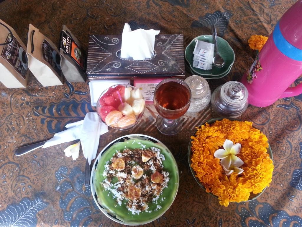 Astiti Salon And Guest house