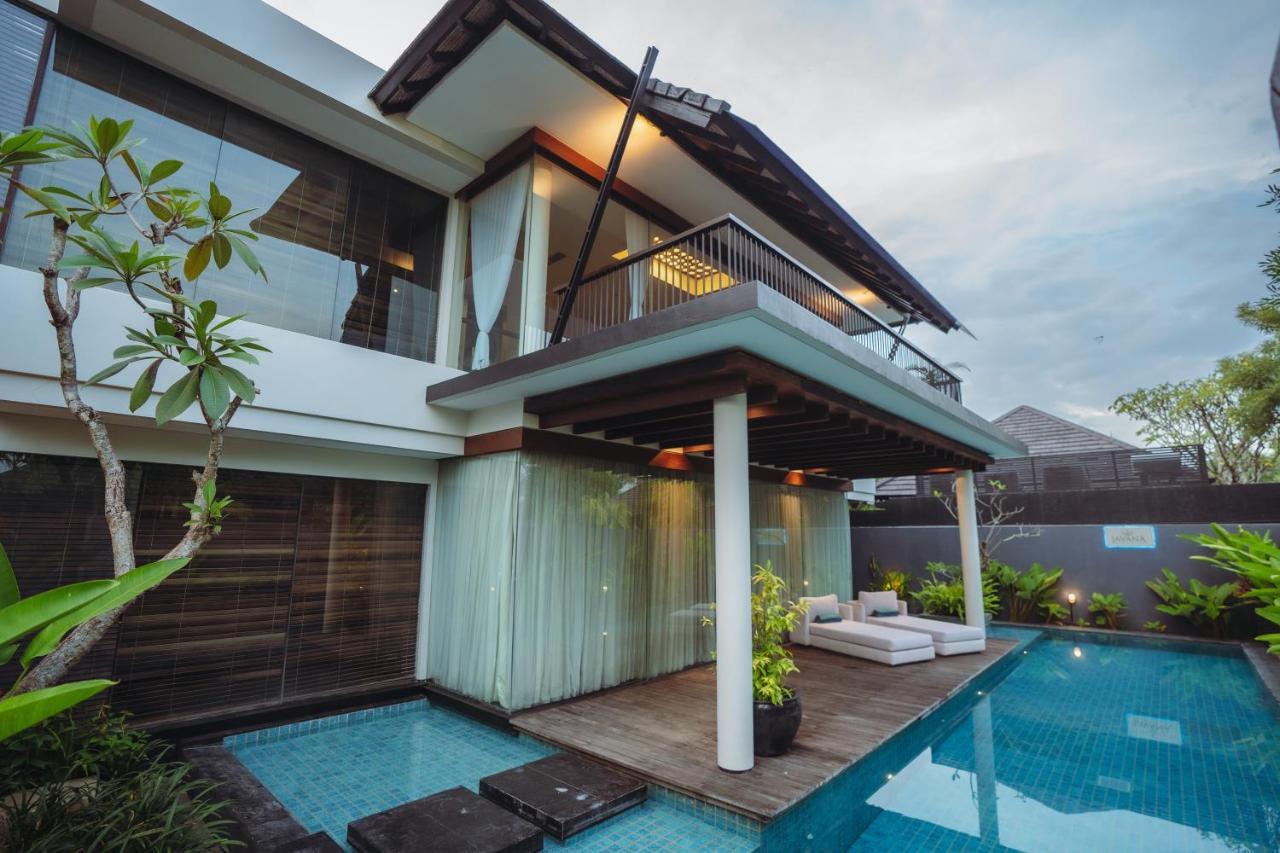 Javana Royal Villa *
