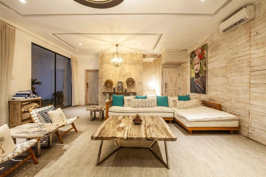 Villa Ocean View With Private Nusa Dua (Bali)