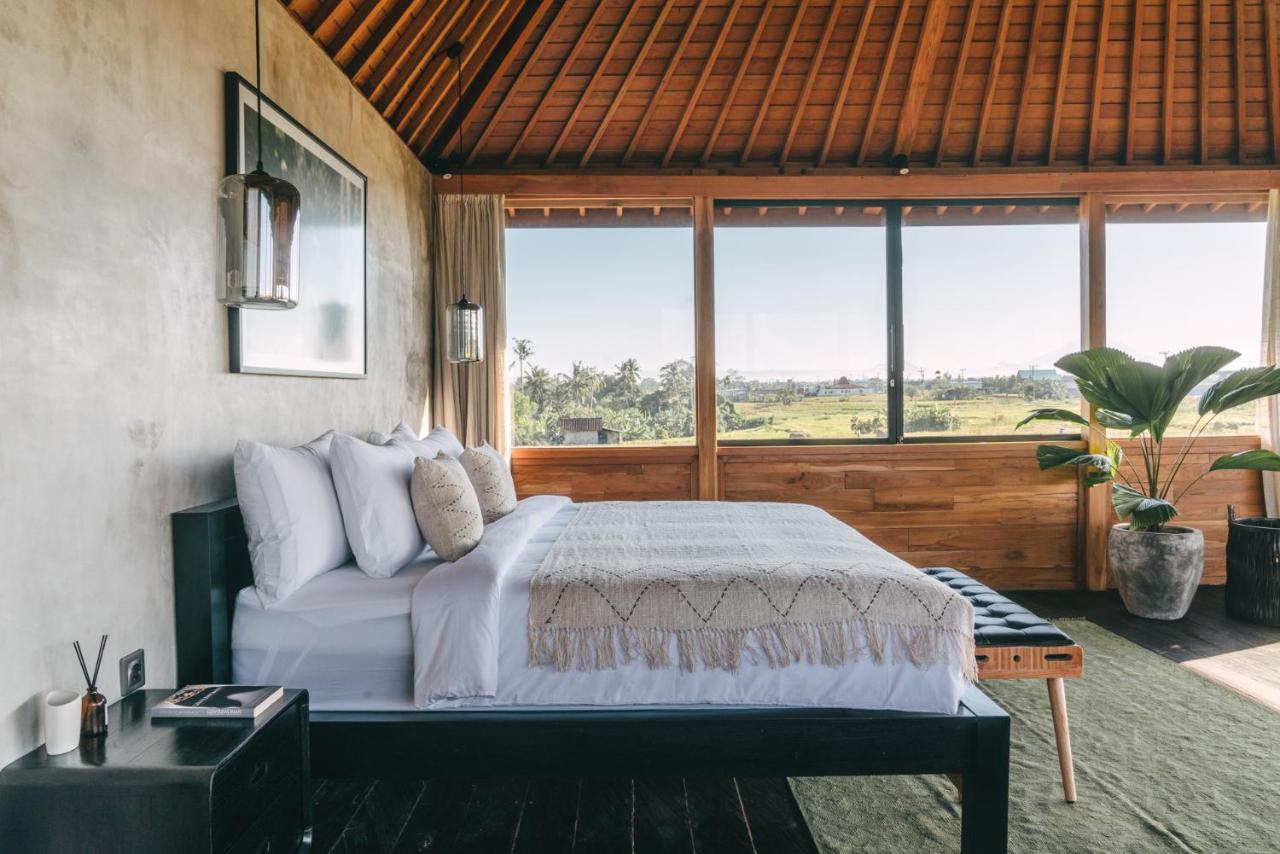 Chic Designer - Steps From Lima Villa