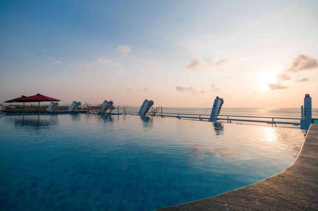Kutabex Beachfront Hotel Hotel