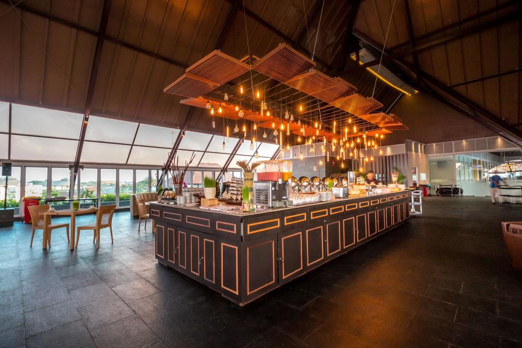 Kutabex Beachfront Hotel 3* Kuta (Bali)