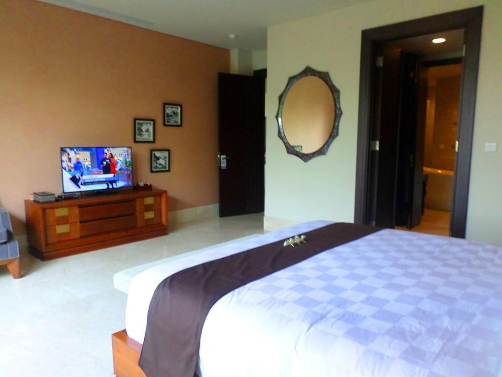 Luxury At Ayana Residences Apartemen