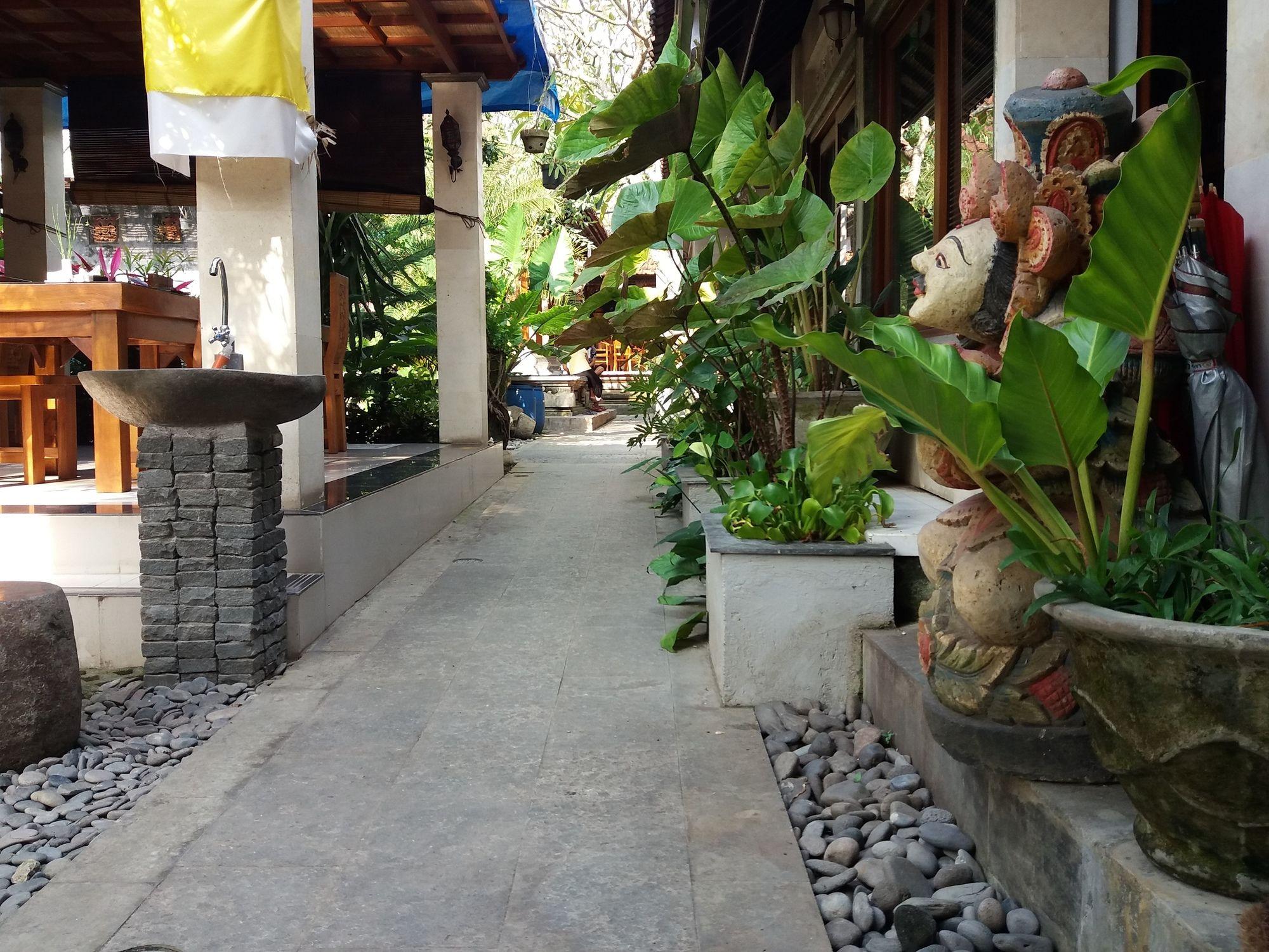 Wisma tamu Amoya 3*