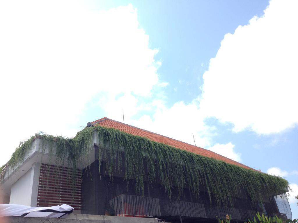 Sutya Kuta (Bali)