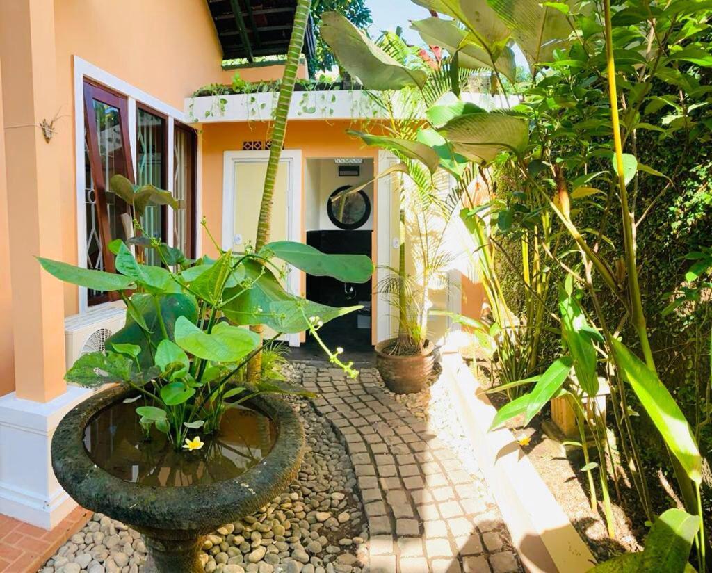 Giri's Jimbaran Villa *