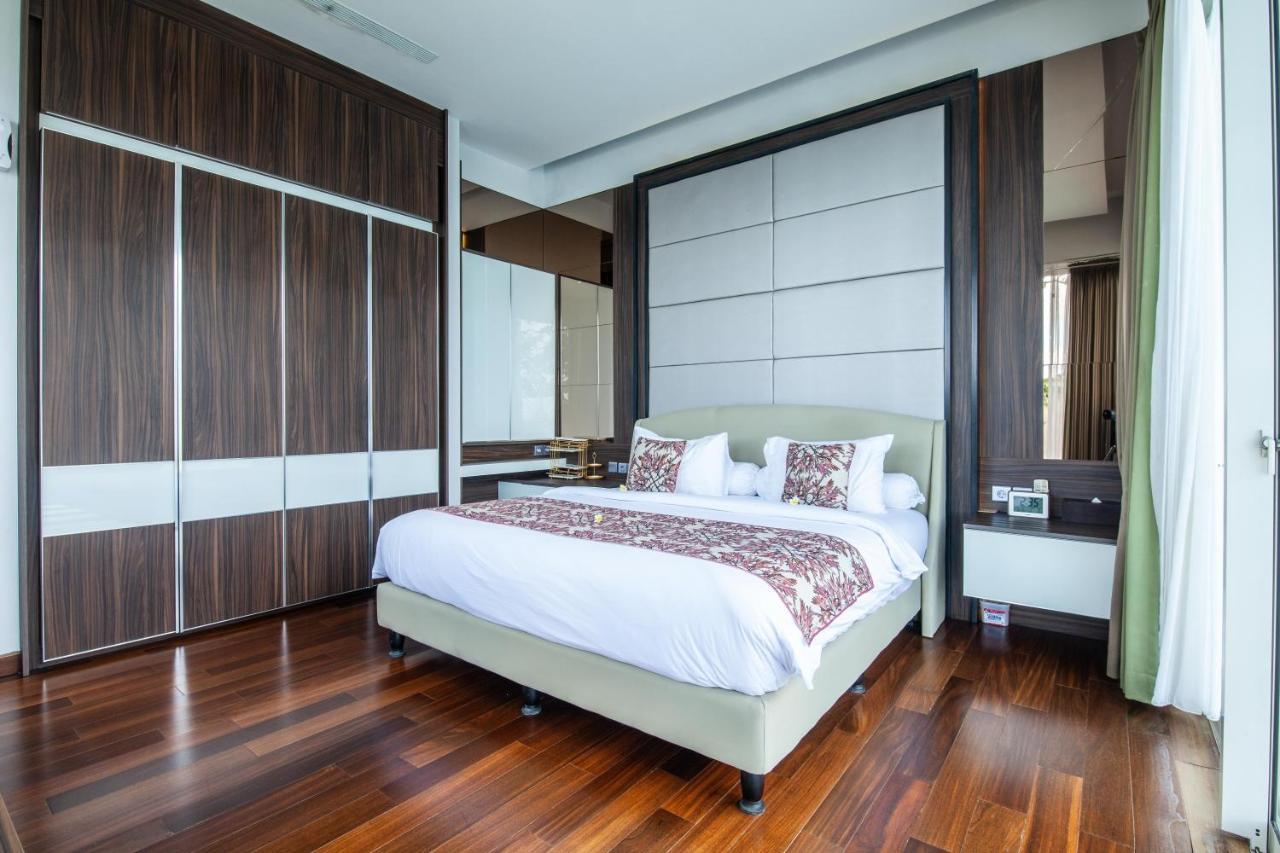 Cliff Front Luxury 4 Bedroom At Pandawa Villa *