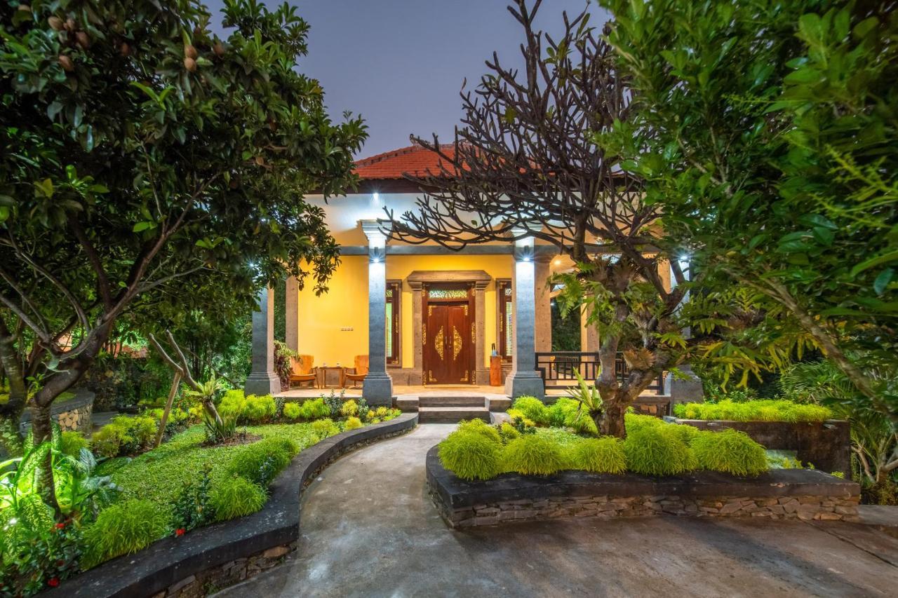 Selonding Batu Tempat Tidur & Sarapan