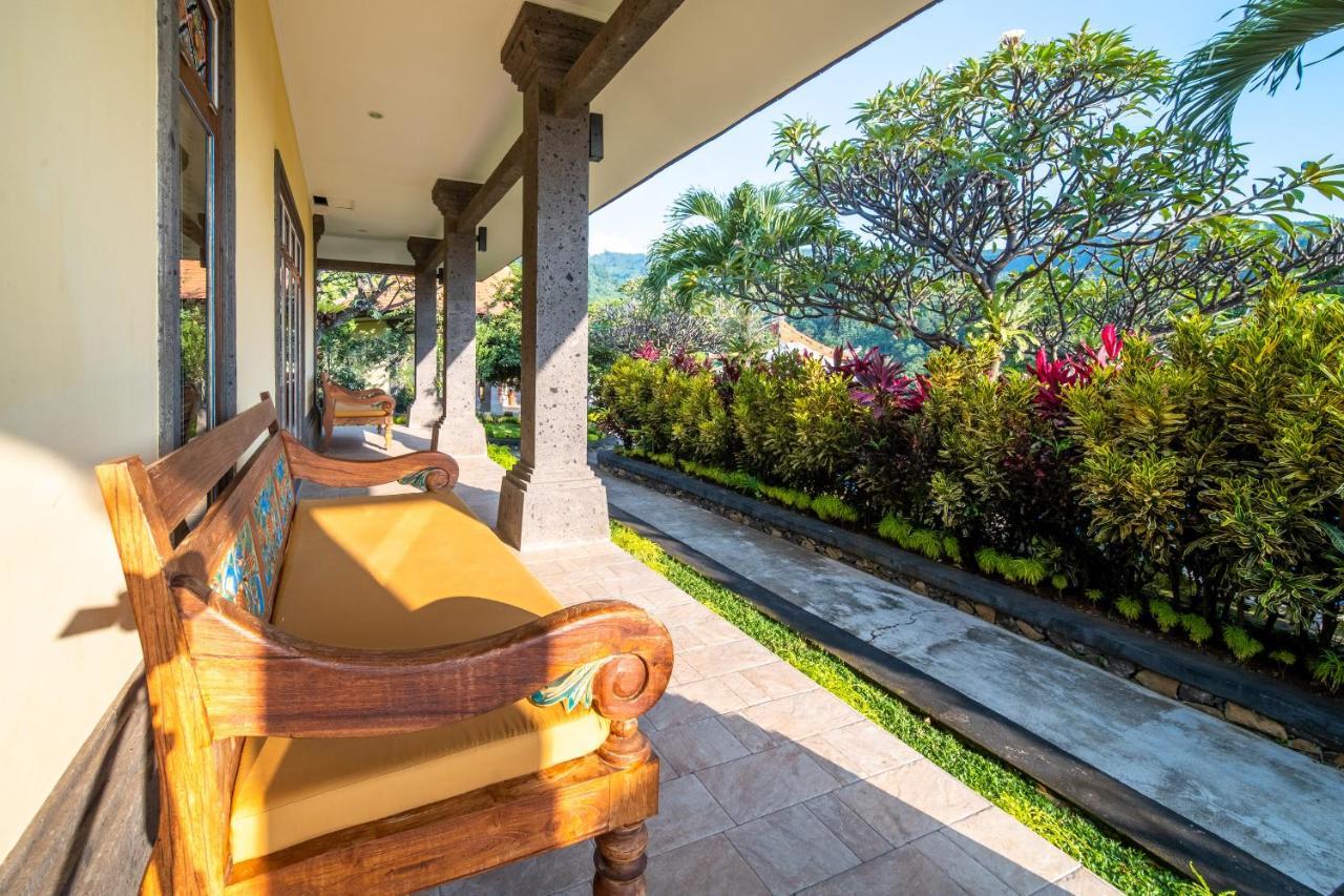 Selonding Batu Tempat Tidur & Sarapan