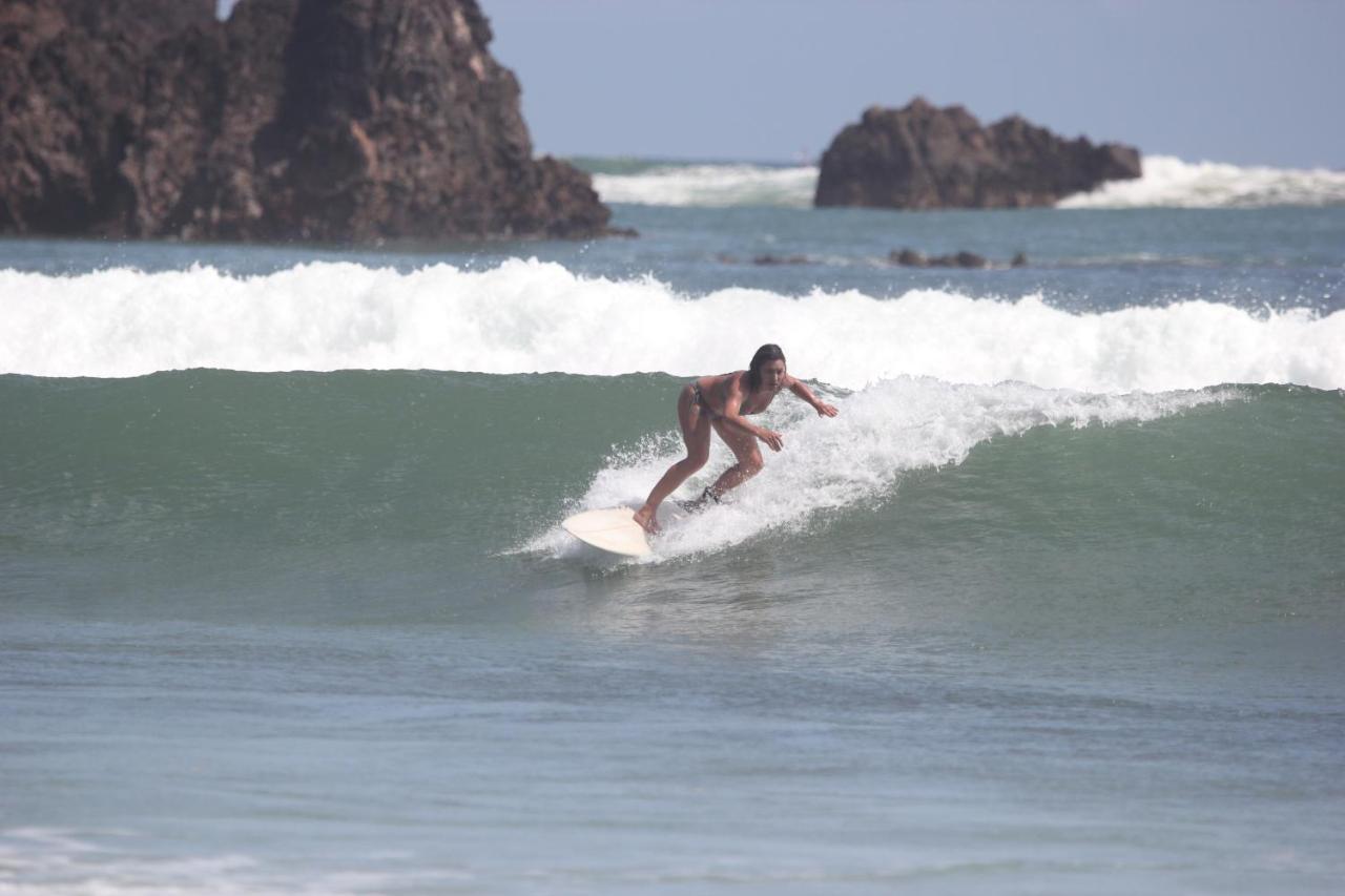Ayolah Surf House &surf Camp Jembrana (Bali)