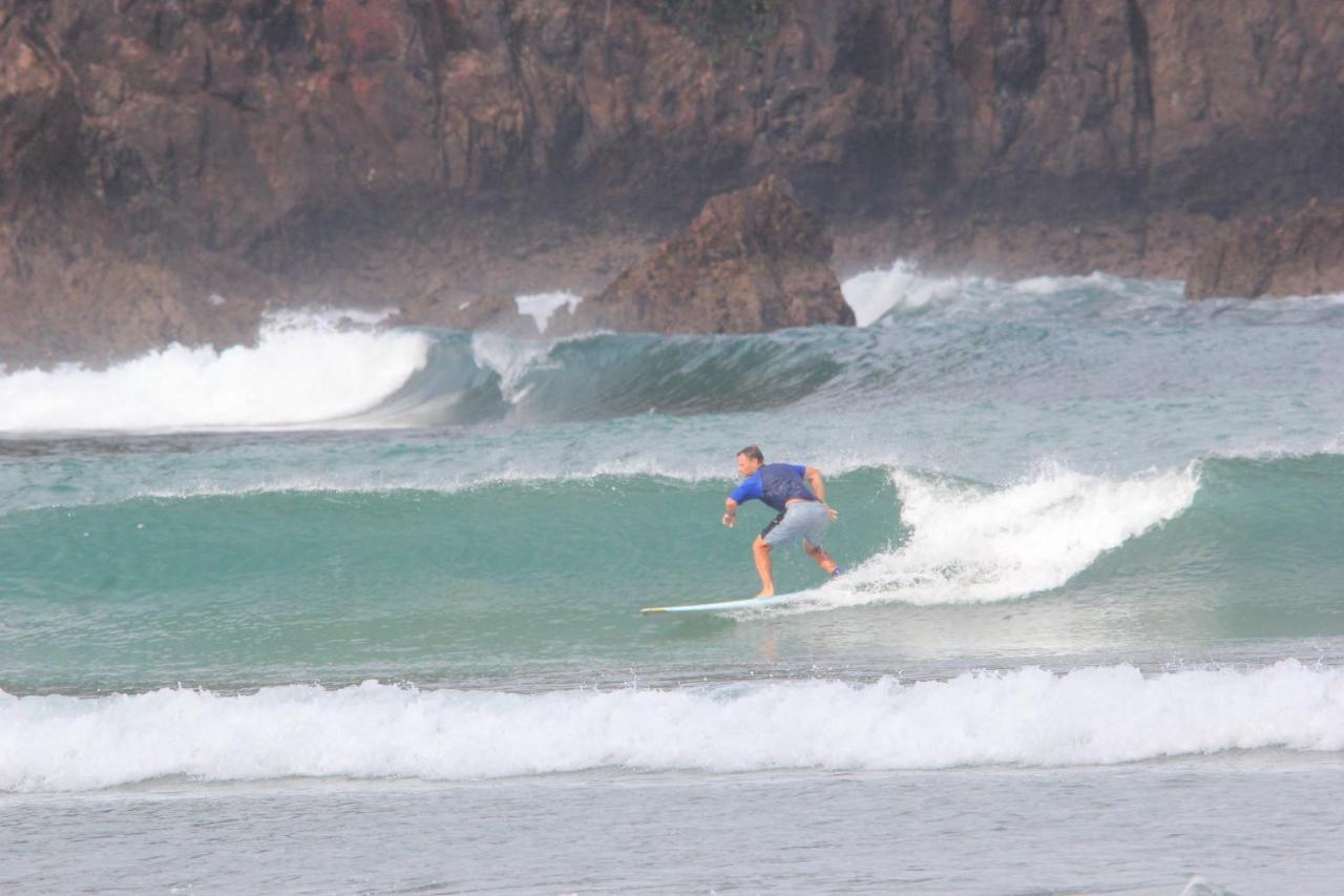 Ayolah Surf House &surf Camp Homestay Jembrana (Bali)
