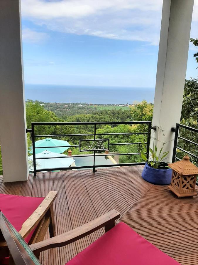 Liri - Ocean, Hills, Valley View Villa