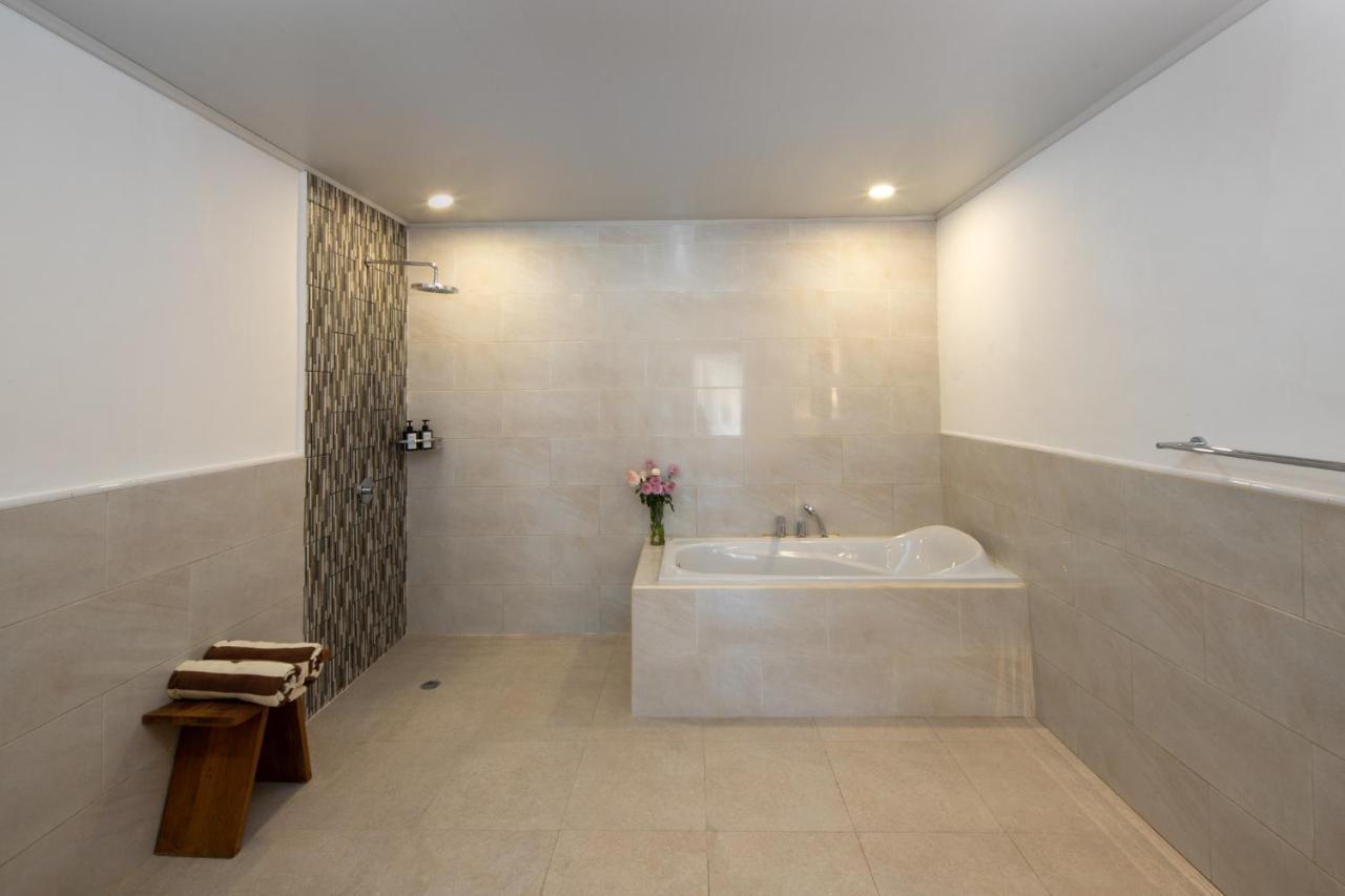 Villa Big & Private 9 Bed, 9 Bath, Viola Villa, Pool, Location