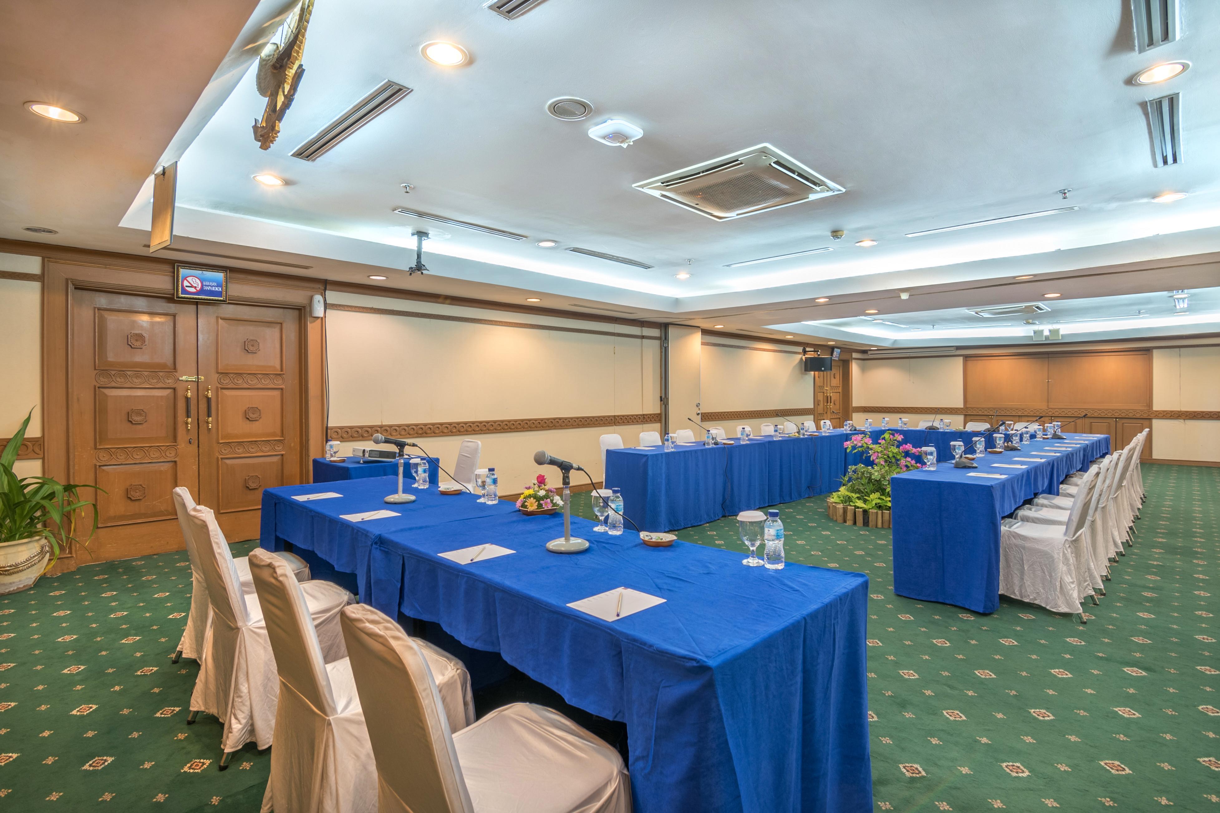 Hotel Inna Grand Bali 4*