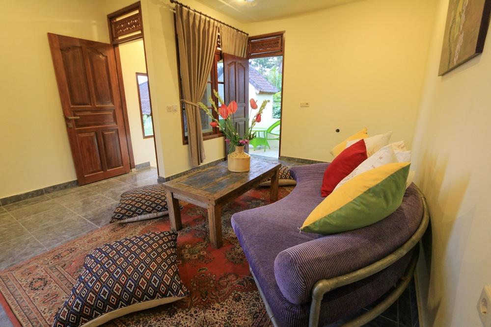 Gajah Biru Guest house