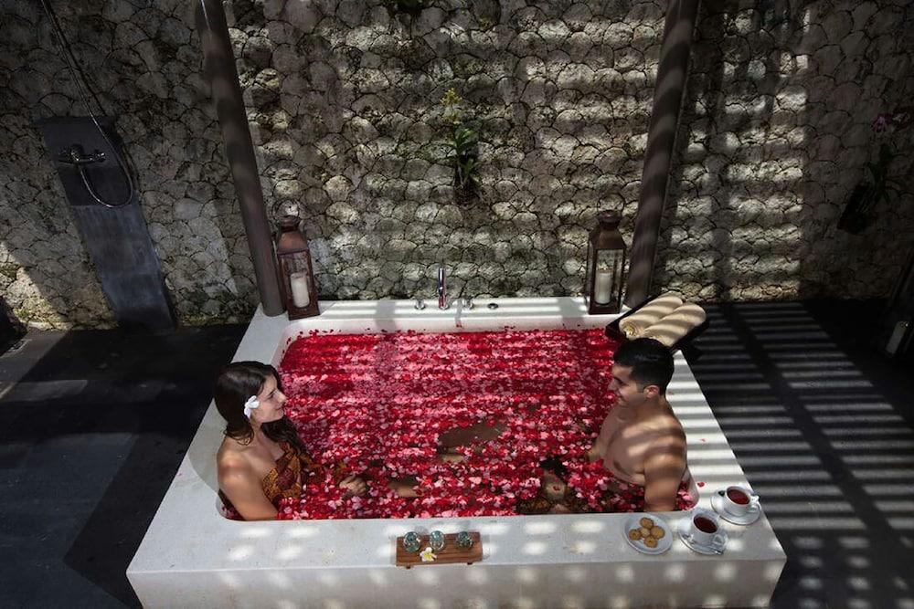 Le Grande Bali Hotel