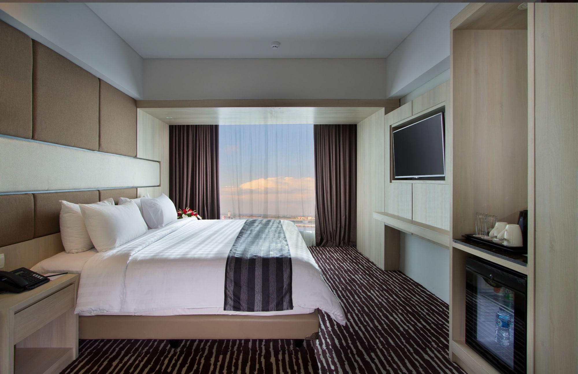 Grand Sovereign Kuta Bali 4*