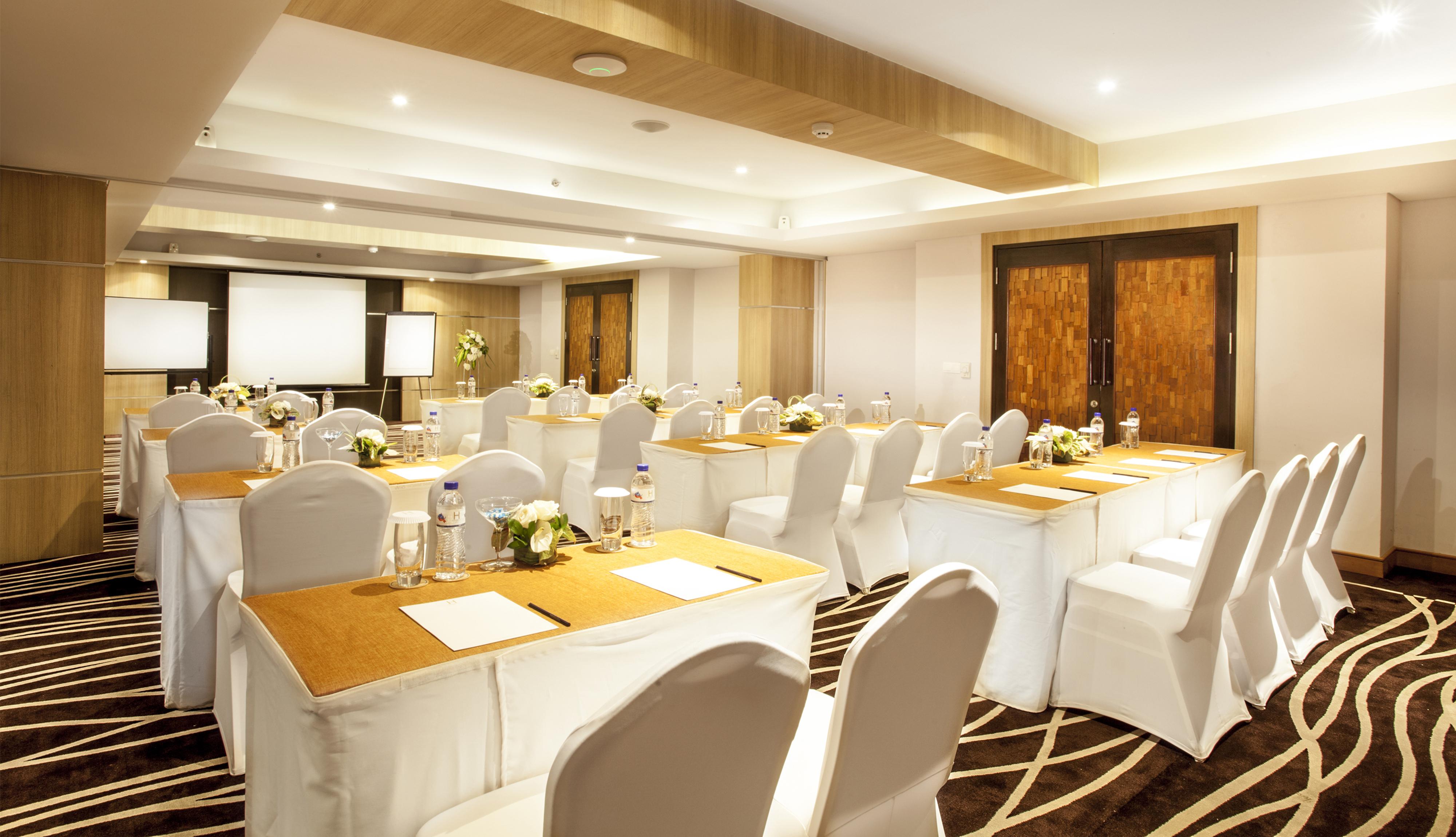 Grand Sovereign Kuta Bali Hotel 4*
