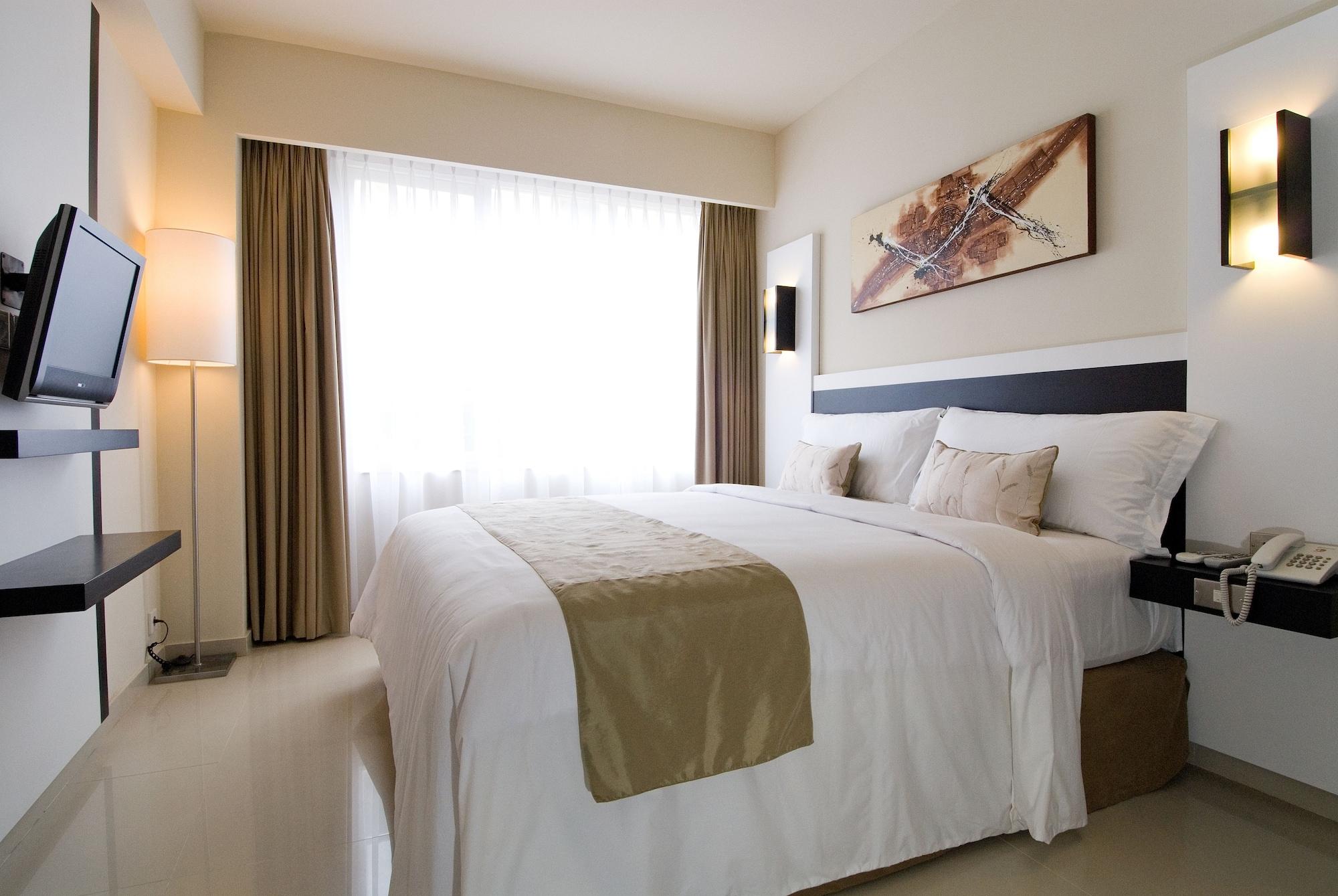 Aston & Convention Hotel 4*