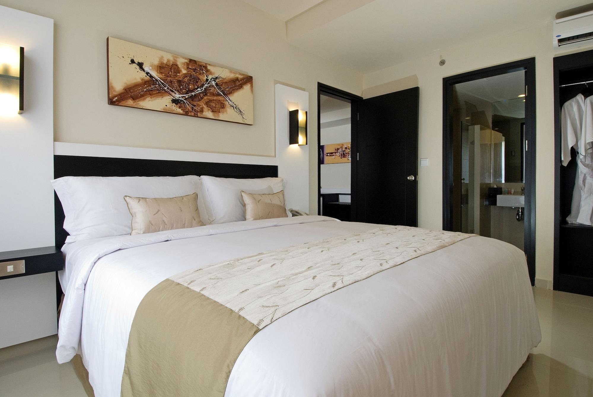 Hotel Aston & Convention 4*