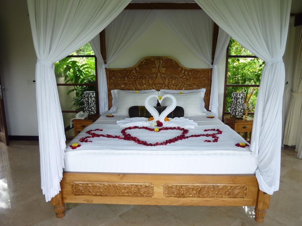 Amori Hotel 4*