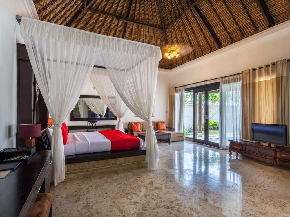Hillstone Uluwatu Hotel 5*