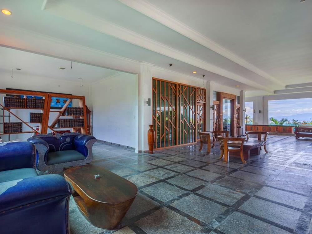 Hillstone Uluwatu Hotel