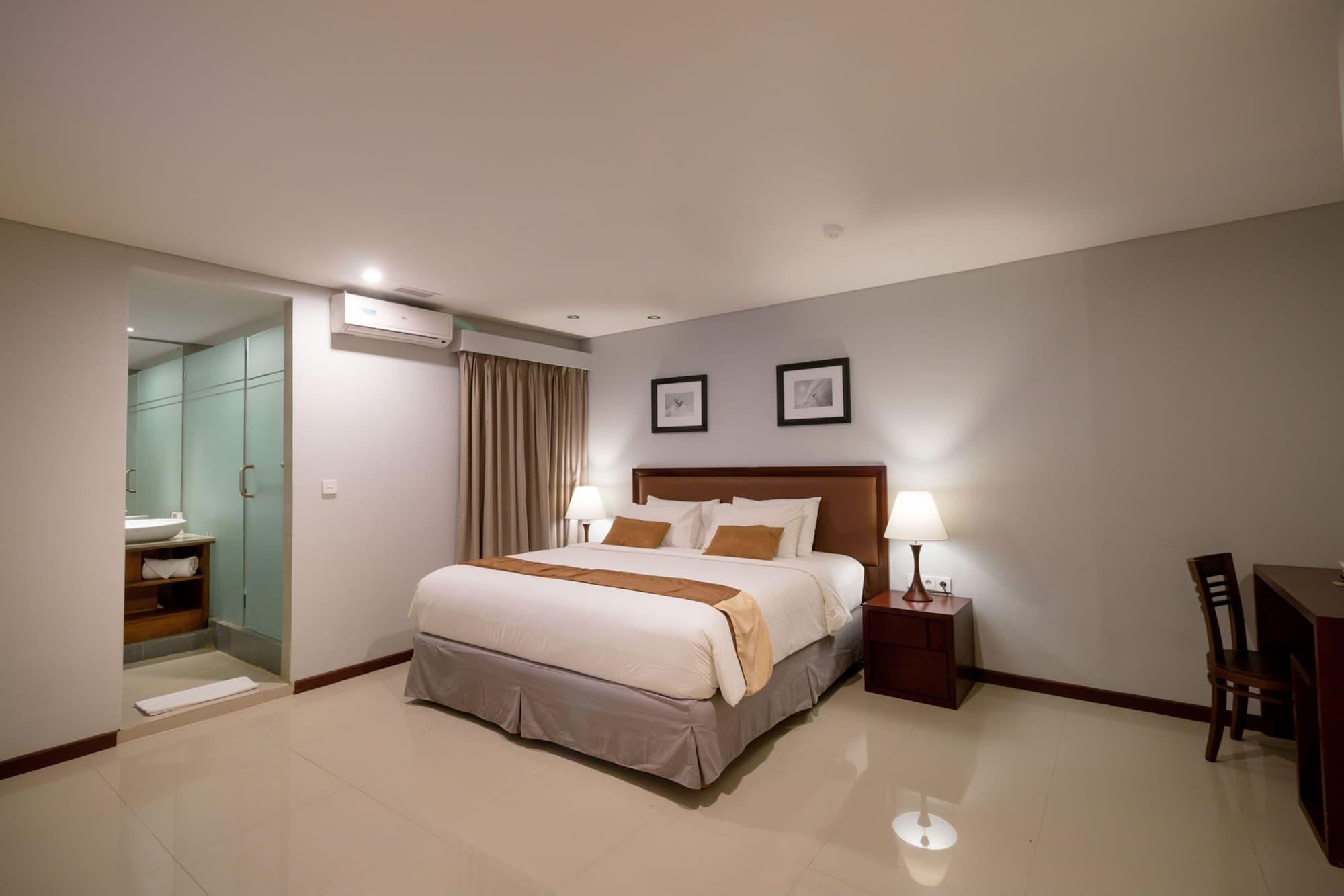 Kutabex Beachfront Hotel Hotel 3*
