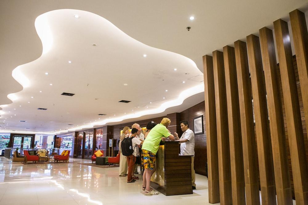 Kutabex Beachfront Hotel