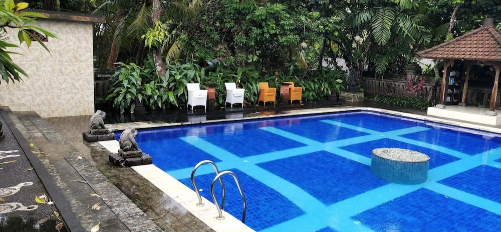 Puri Rasa Villas And Holiday park 4*