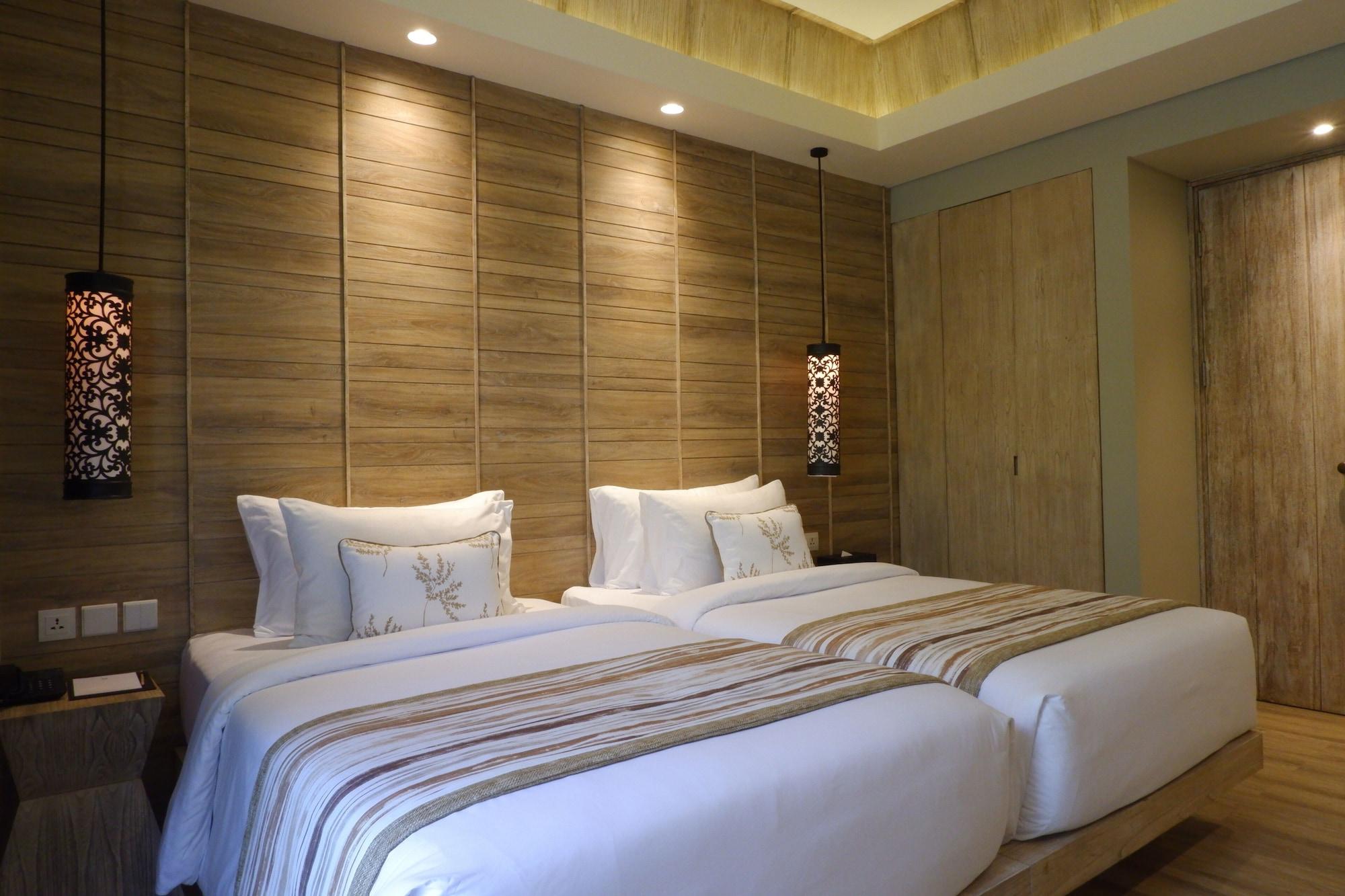 Hotel Cross Bali Breakers 5*